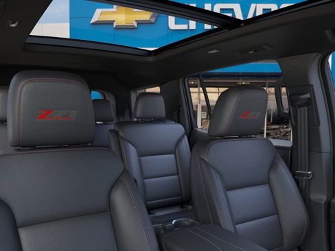 New 2026 Chevrolet Traverse Z71 w/ Driver Confidence Package AWD/4WD image 24