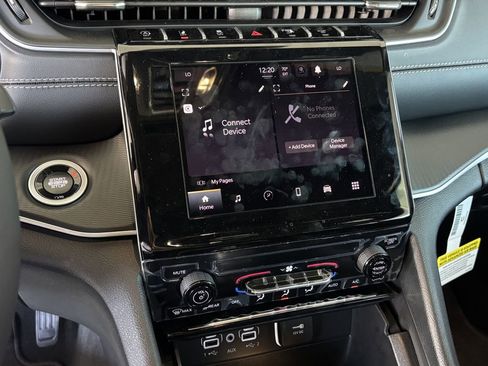 New 2025 Jeep Grand Cherokee Laredo X image 17