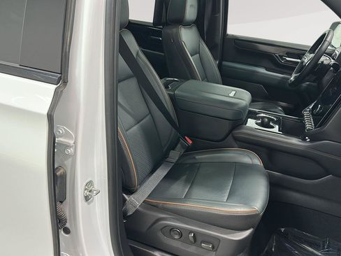 Used 2025 GMC Yukon AT4 w/ AT4 Premium Plus Package AWD/4WD image 25