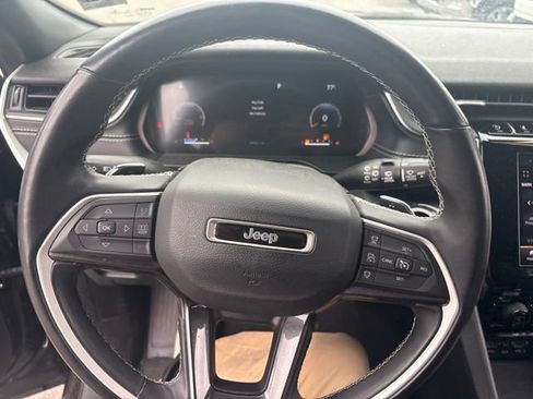 Used 2022 Jeep Grand Cherokee Altitude AWD/4WD image 27