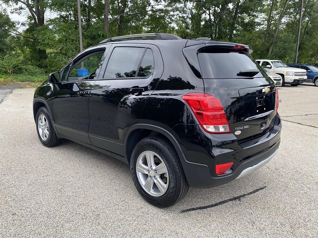 Certified 2022 Chevrolet Trax LT w/ LT Convenience Package AWD/4WD image 5