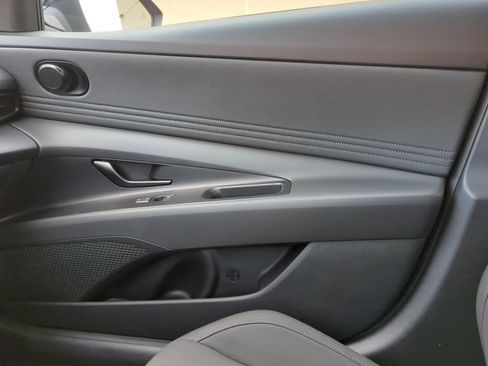 Certified 2025 Hyundai Elantra Sport FWD image 37