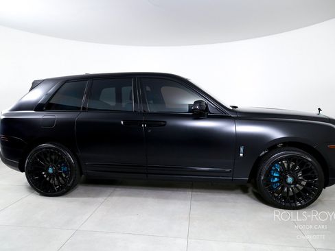 Used 2024 Rolls-Royce Cullinan AWD/4WD image 10