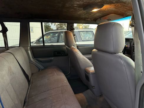 Used 1998 Jeep Cherokee 2WD 4-door image 11