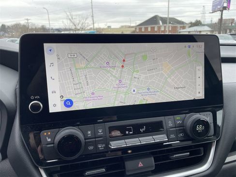 Used 2025 Toyota Grand Highlander AWD image 14