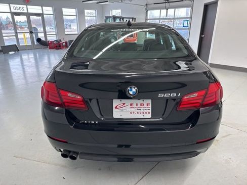 Used 2011 BMW 528i Sedan image 9