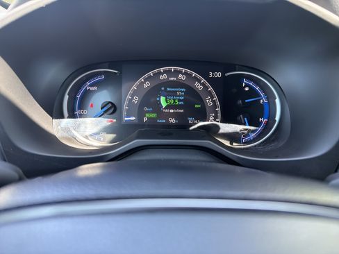 Used 2021 Toyota RAV4 XSE AWD/4WD image 11