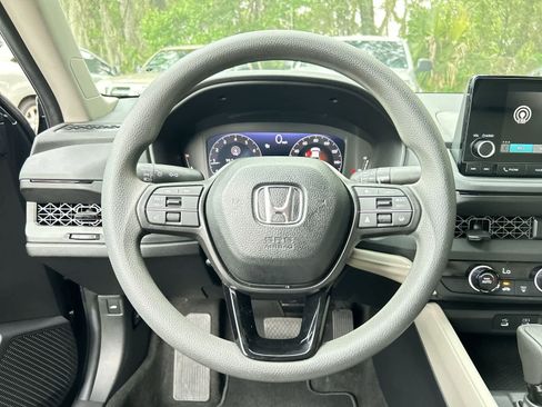 Used 2025 Honda Accord LX image 16
