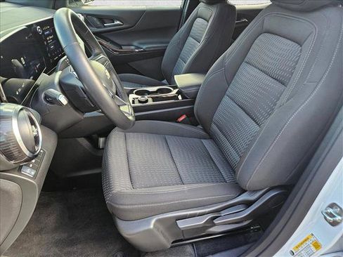Used 2026 Chevrolet Equinox LT AWD/4WD image 16