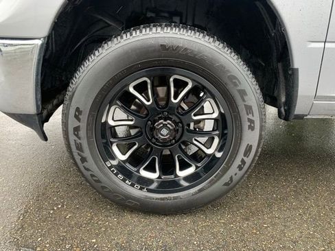 Used 2023 RAM 1500 Classic SLT AWD/4WD image 10