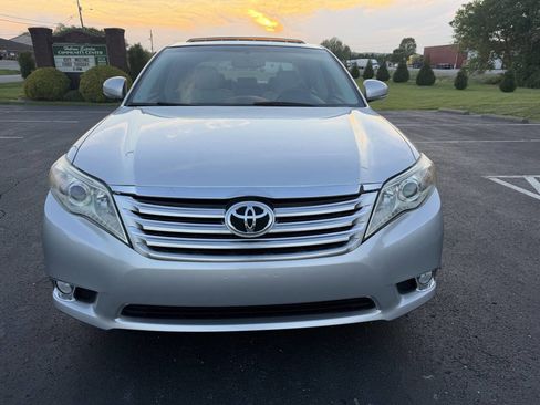 Used 2011 Toyota Avalon Limited image 10