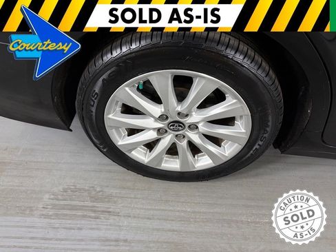 Used 2019 Toyota Camry LE FWD image 11