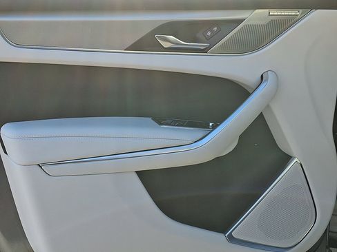 New 2026 Jaguar F-PACE R-Dynamic S image 10