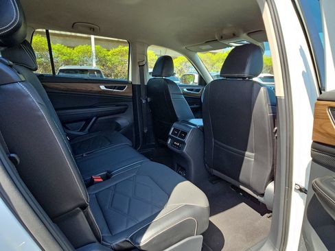 Certified 2024 Volkswagen Atlas SE AWD/4WD image 11
