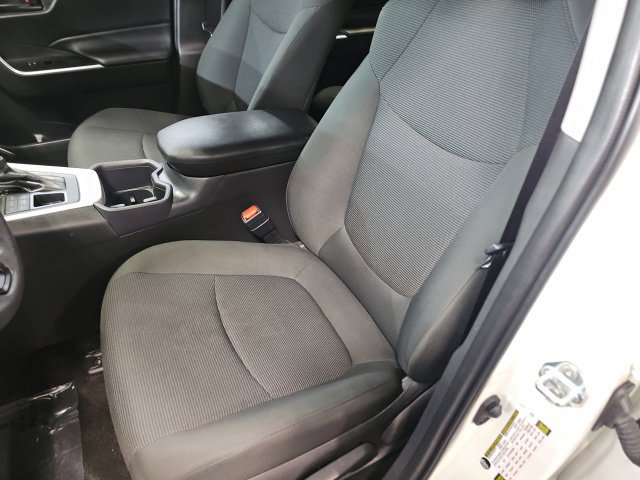 Certified 2025 Toyota RAV4 LE AWD/4WD image 16
