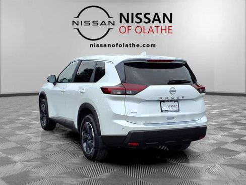Used 2026 Nissan Rogue SV w/ Cold Weather Package FWD image 3