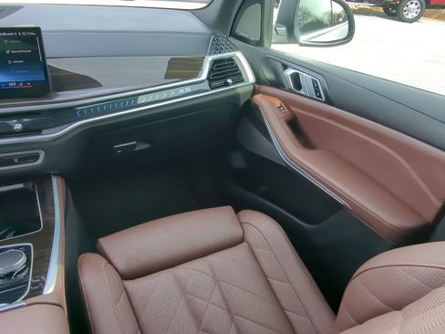 Used 2024 BMW X5 sDrive40i w/ Premium Package image 15