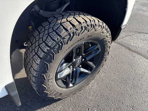 Certified 2024 Chevrolet Silverado 1500 LT Trail Boss w/ Convenience Package II image 9