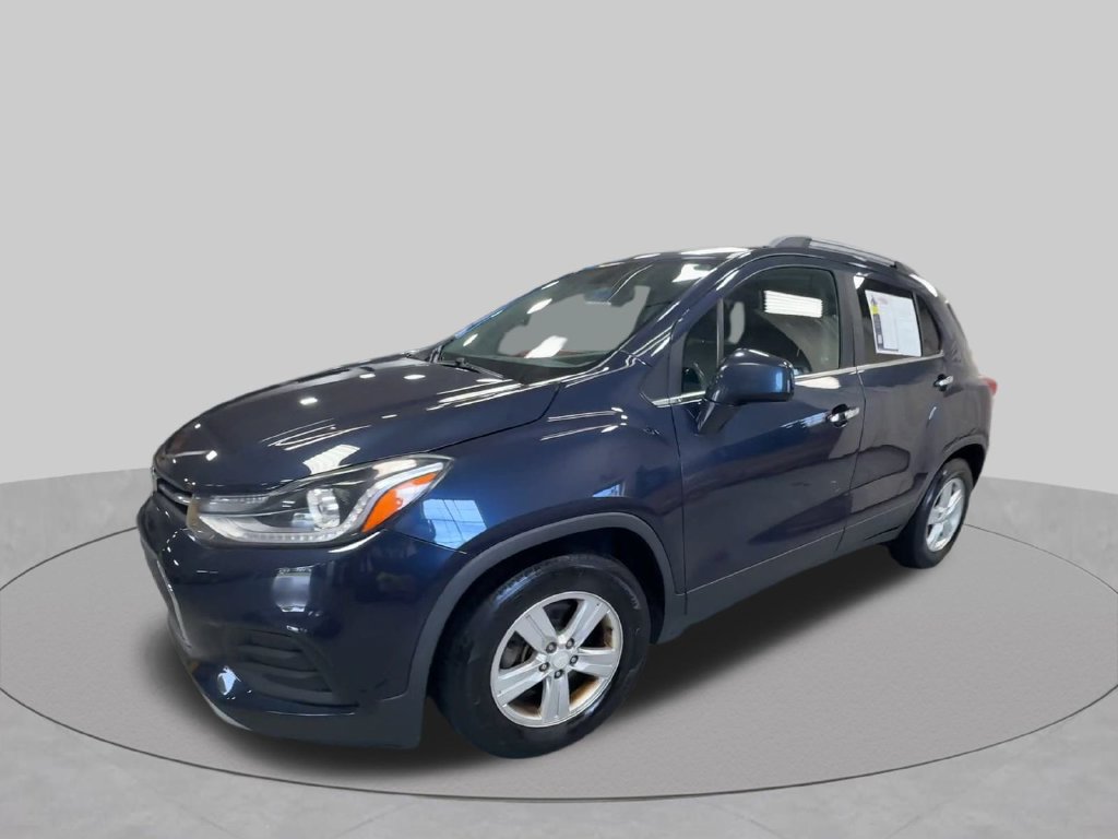 Used 2018 Chevrolet Trax LT w/ Sun & Sound Package FWD image 4