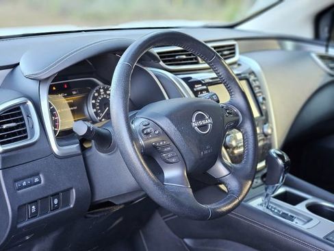Certified 2024 Nissan Murano SV image 12