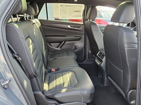 New 2026 Volkswagen Atlas Cross Sport SEL R-Line image 17