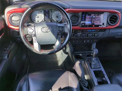 Used 2019 Toyota Tacoma TRD Sport image 16
