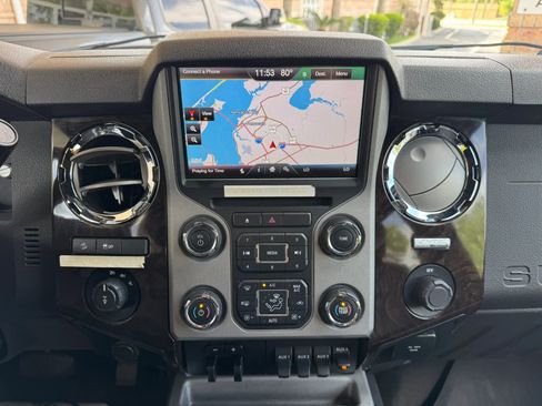 Used 2014 Ford F250 Platinum w/ FX4 Off-Road Package image 19