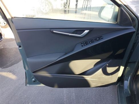 New 2025 Kia Niro EX Touring image 5