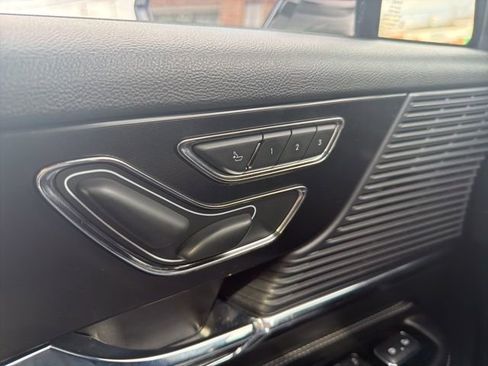 Used 2021 Lincoln Corsair AWD w/ Premium Package image 26