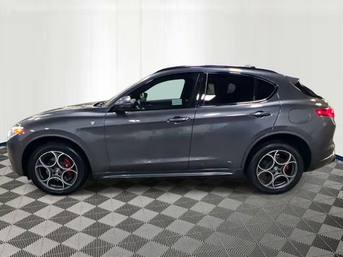 Used 2023 Alfa Romeo Stelvio Ti image 2