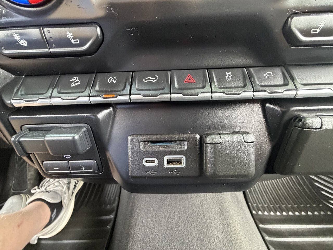 Used 2019 Chevrolet Silverado 1500 LT w/ True North Edition AWD/4WD image 26