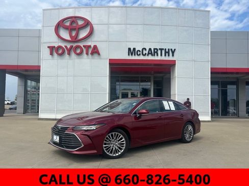 Used 2022 Toyota Avalon Limited w/ Advanced Safety Package FWD image 1