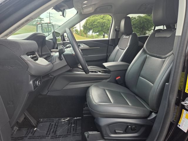 Used 2025 Ford Explorer Active w/ Active Comfort Package AWD/4WD image 9