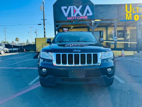 Used 2013 Jeep Grand Cherokee Laredo RWD image 2