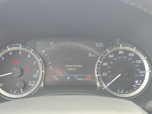 Certified 2025 Toyota Highlander XLE FWD image 26