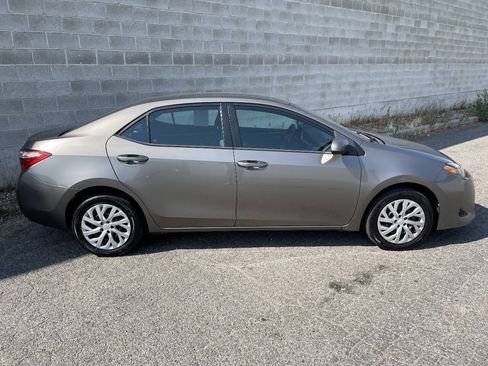 Used 2018 Toyota Corolla LE FWD image 4