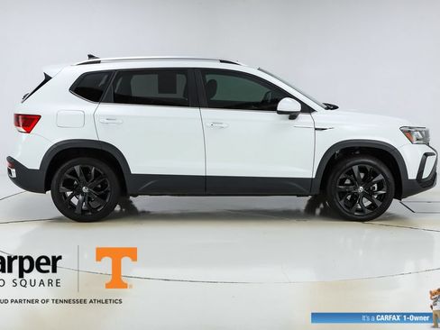 Used 2023 Volkswagen Taos SE w/ Panoramic Sunroof Package FWD image 48