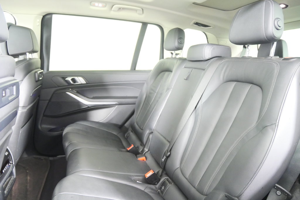 Used 2022 BMW X7 xDrive40i w/ Premium Package AWD/4WD image 16