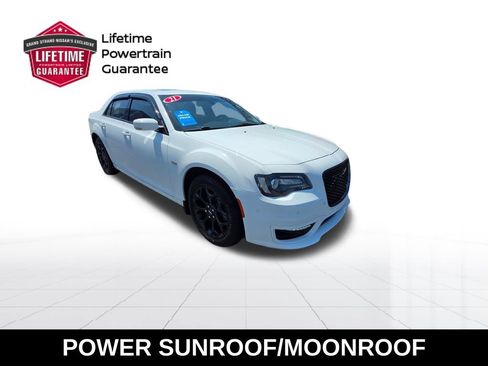 Used 2021 Chrysler 300 Touring L w/ Popular Equipment Group AWD/4WD image 6