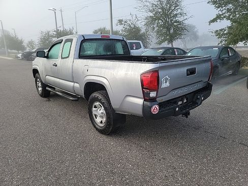 Used 2018 Toyota Tacoma SR image 4