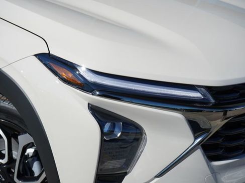 New 2026 Chevrolet Trax RS w/ Sunroof Package image 12