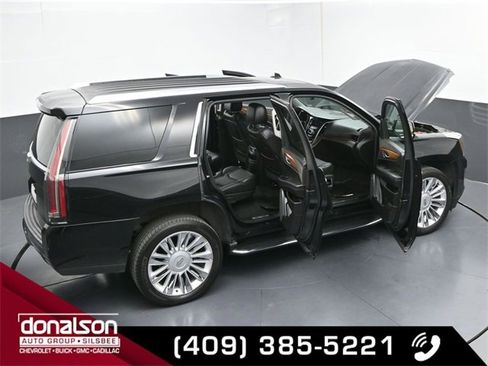 Used 2016 Cadillac Escalade Luxury image 27