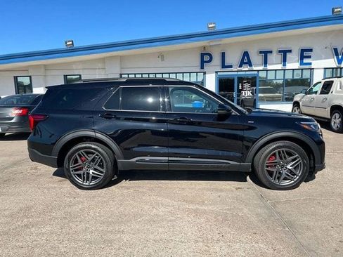 Used 2025 Ford Explorer ST-Line w/ Premium Package AWD/4WD image 8