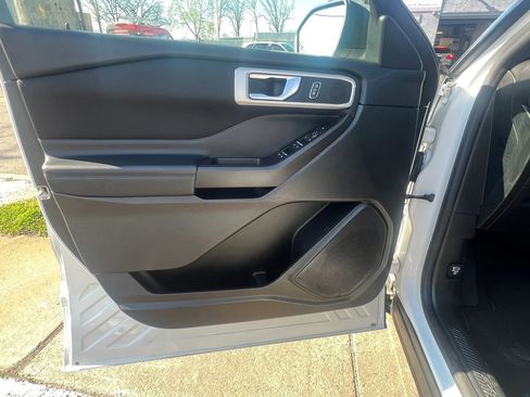 Used 2020 Ford Explorer XLT AWD/4WD image 13