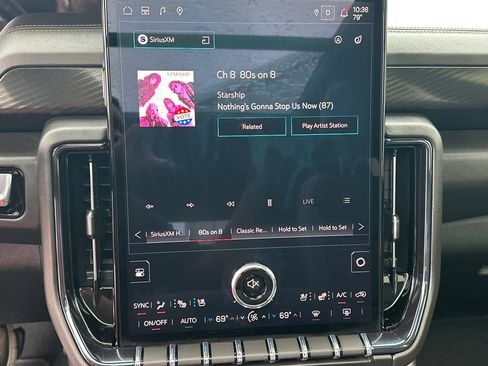 Used 2026 GMC Yukon AT4 w/ AT4 Premium Package AWD/4WD image 30