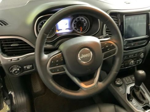 Used 2019 Jeep Cherokee Limited w/ Luxury Group AWD/4WD image 16