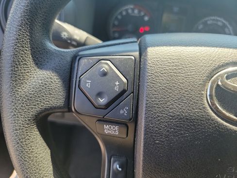 Used 2022 Toyota Tacoma SR w/ SR Convenience Package RWD image 18