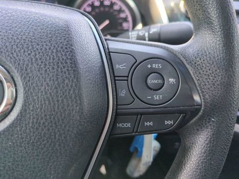 Used 2018 Toyota Camry LE FWD image 27