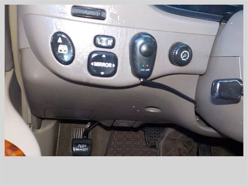 Used 2006 Toyota Tundra Limited image 23