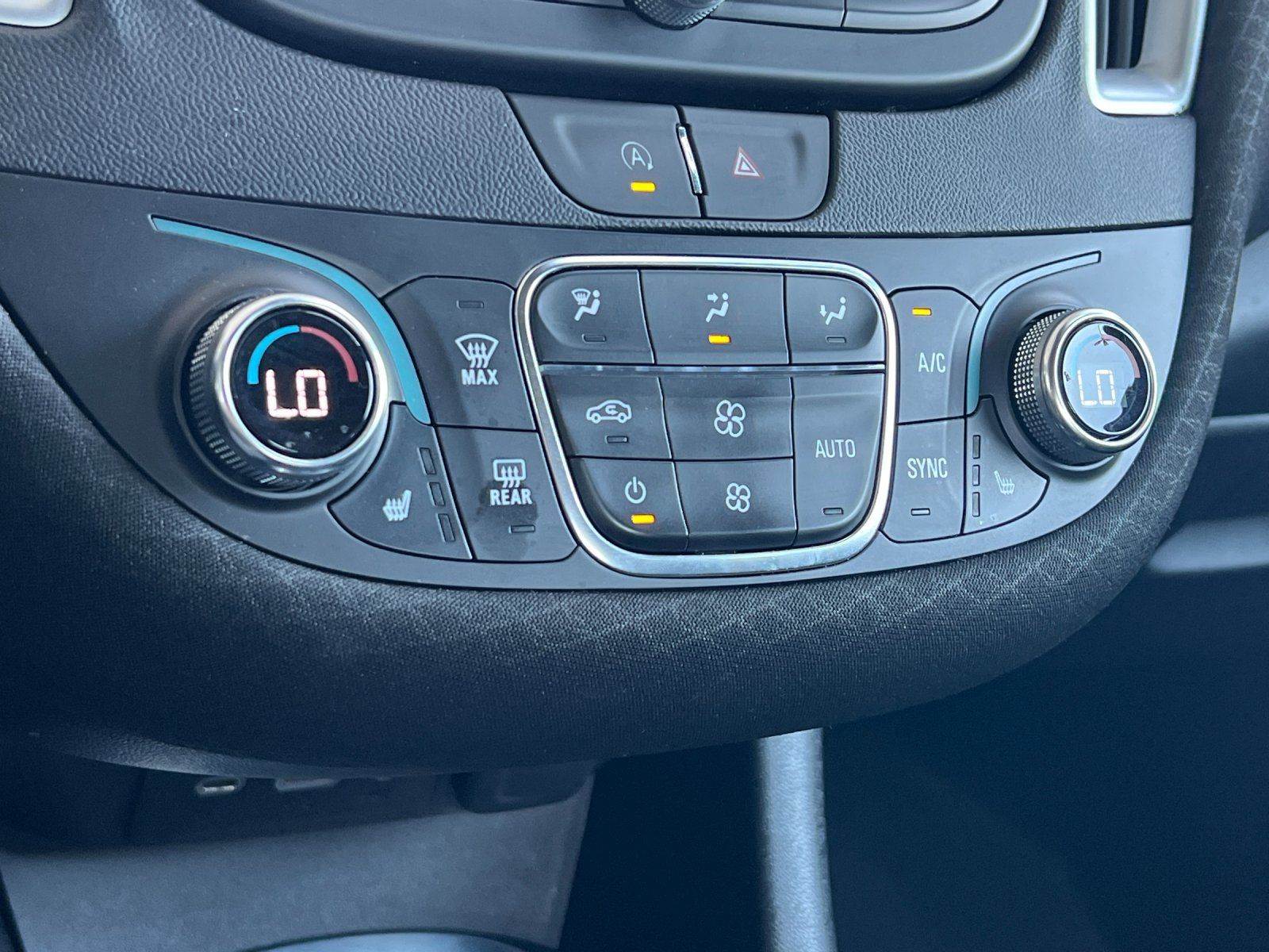 Used 2025 Chevrolet Malibu LT FWD image 19